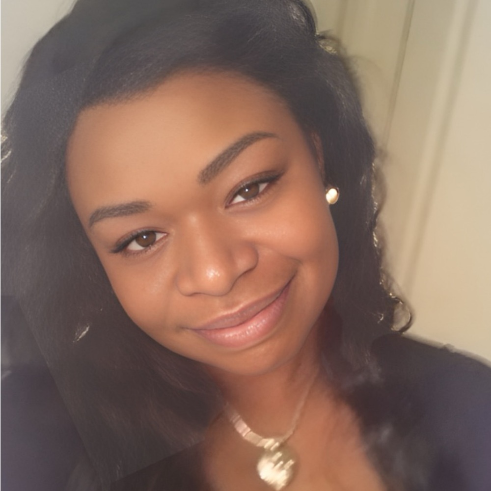 Meet your Posher, Lacresa